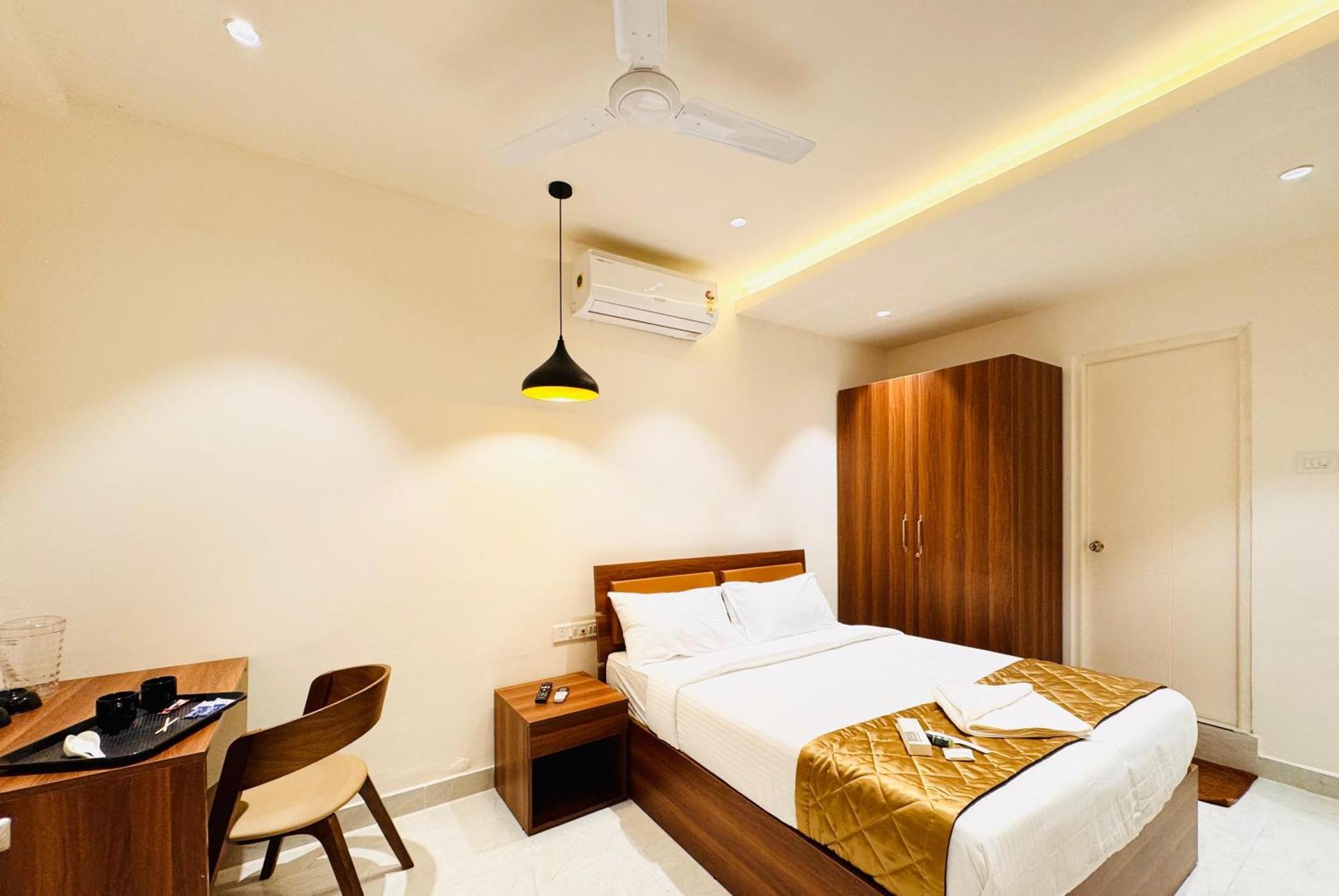 Hotel Star Avenue - Indiranagar Bangalore Exterior photo