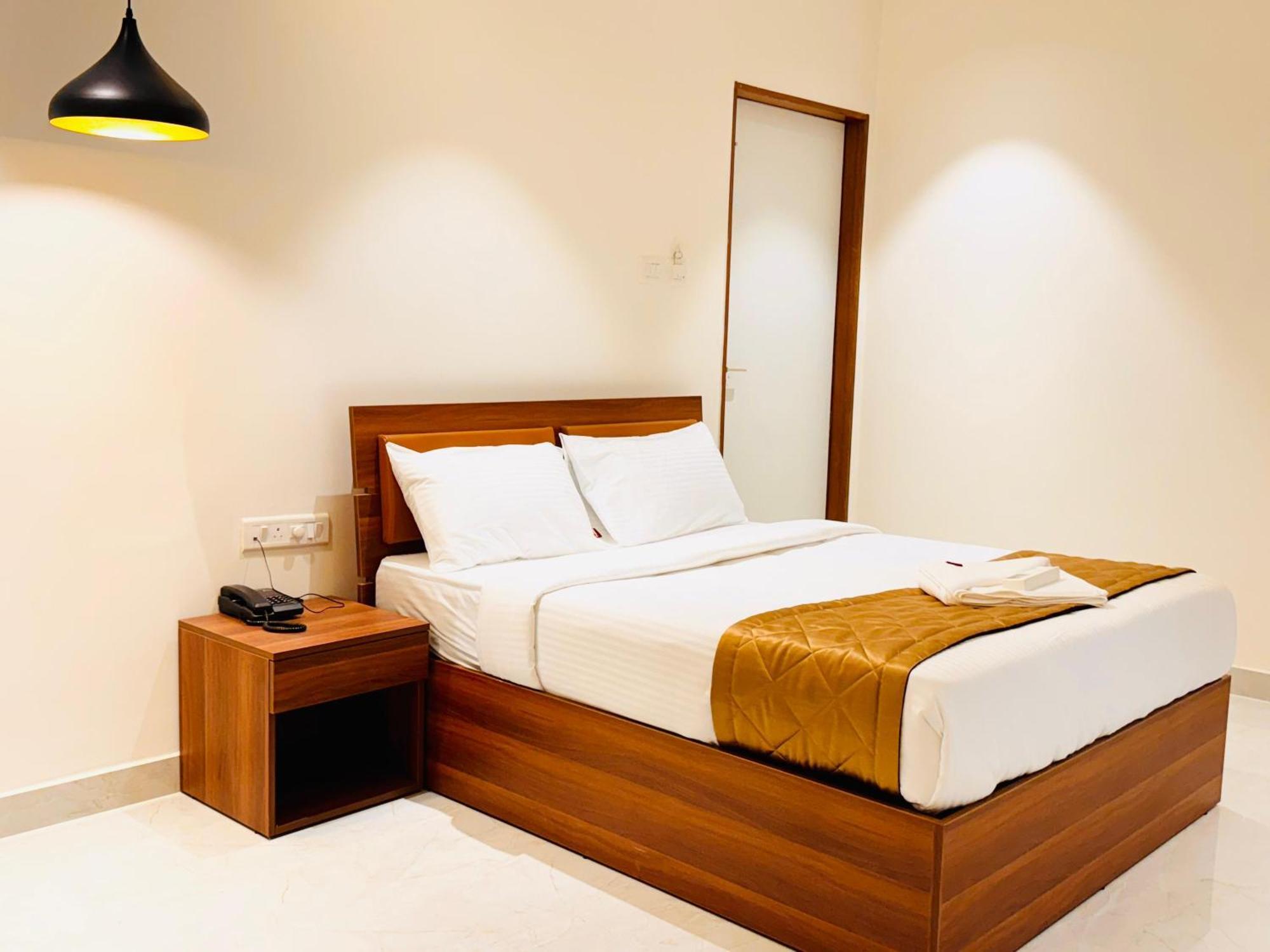 Hotel Star Avenue - Indiranagar Bangalore Exterior photo
